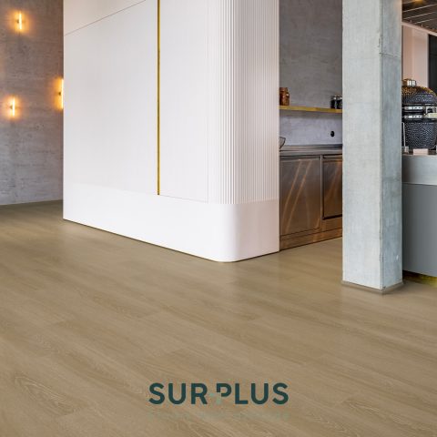 pavimento effetto legno coretec surplus modello oak 76 ambientata