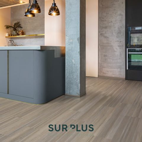 pavimento effetto legno coretec surplus modello oak 94 ambientata